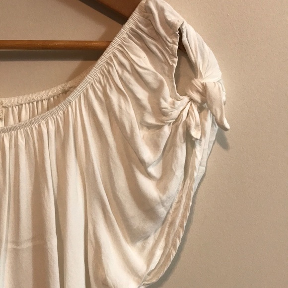 Flowy white summer top - Picture 4 of 4